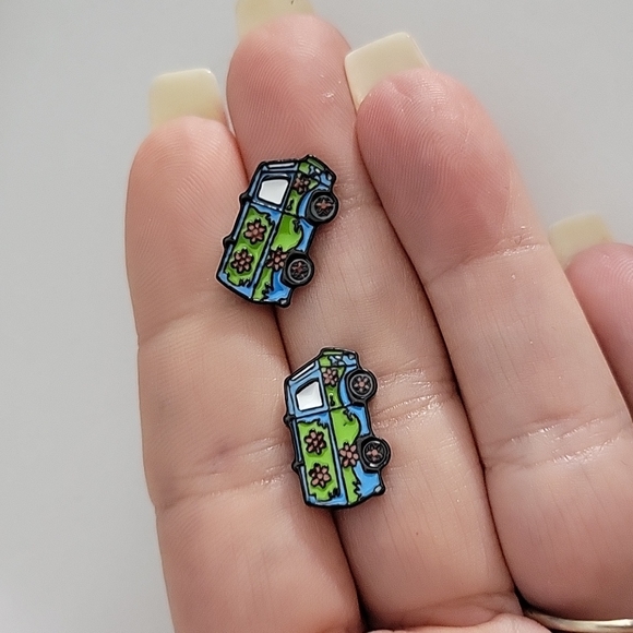 Scooby-Doo Mystery Machine Stud Earrings, unisex - Picture 6 of 6